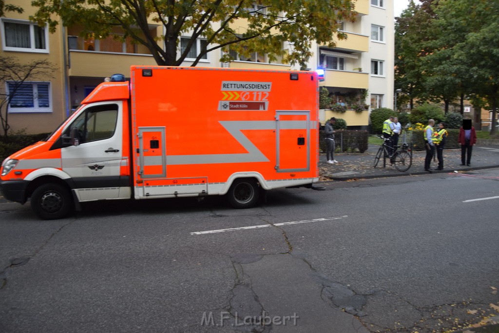 VU Rad Pkw Koeln Buchheim Herlerstr P09.JPG - Miklos Laubert